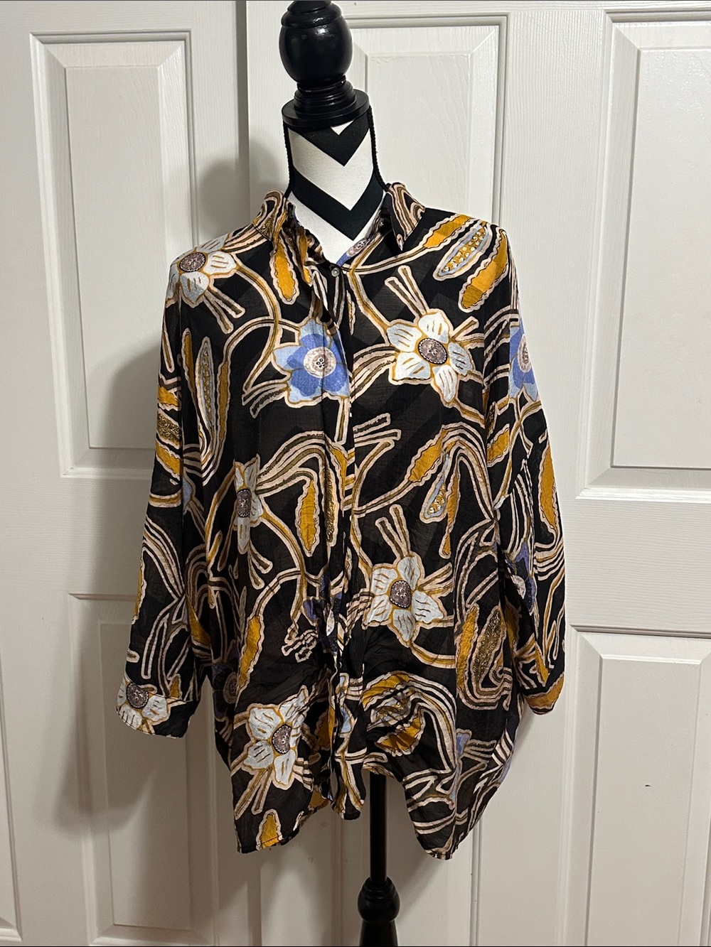 Zaket & Plover Floral Button Front Blouse
